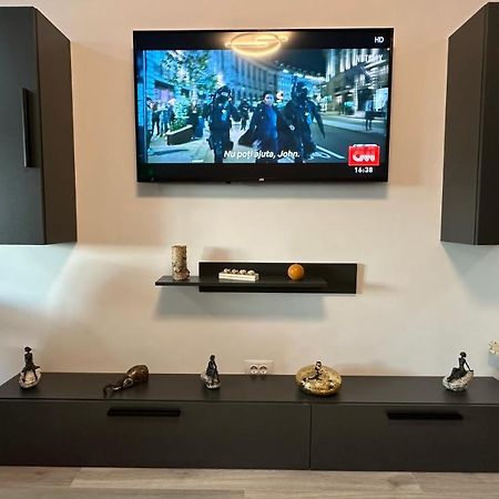 Apartament Lux Bacovia 2 Apartment Bacau Ngoại thất bức ảnh
