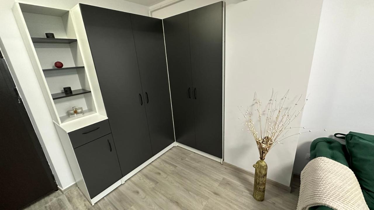 Apartament Lux Bacovia 2 Apartment Bacau Ngoại thất bức ảnh