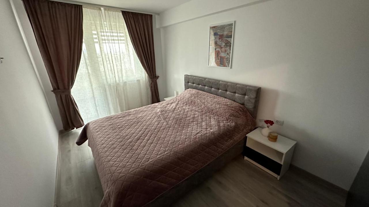 Apartament Lux Bacovia 2 Apartment Bacau Ngoại thất bức ảnh