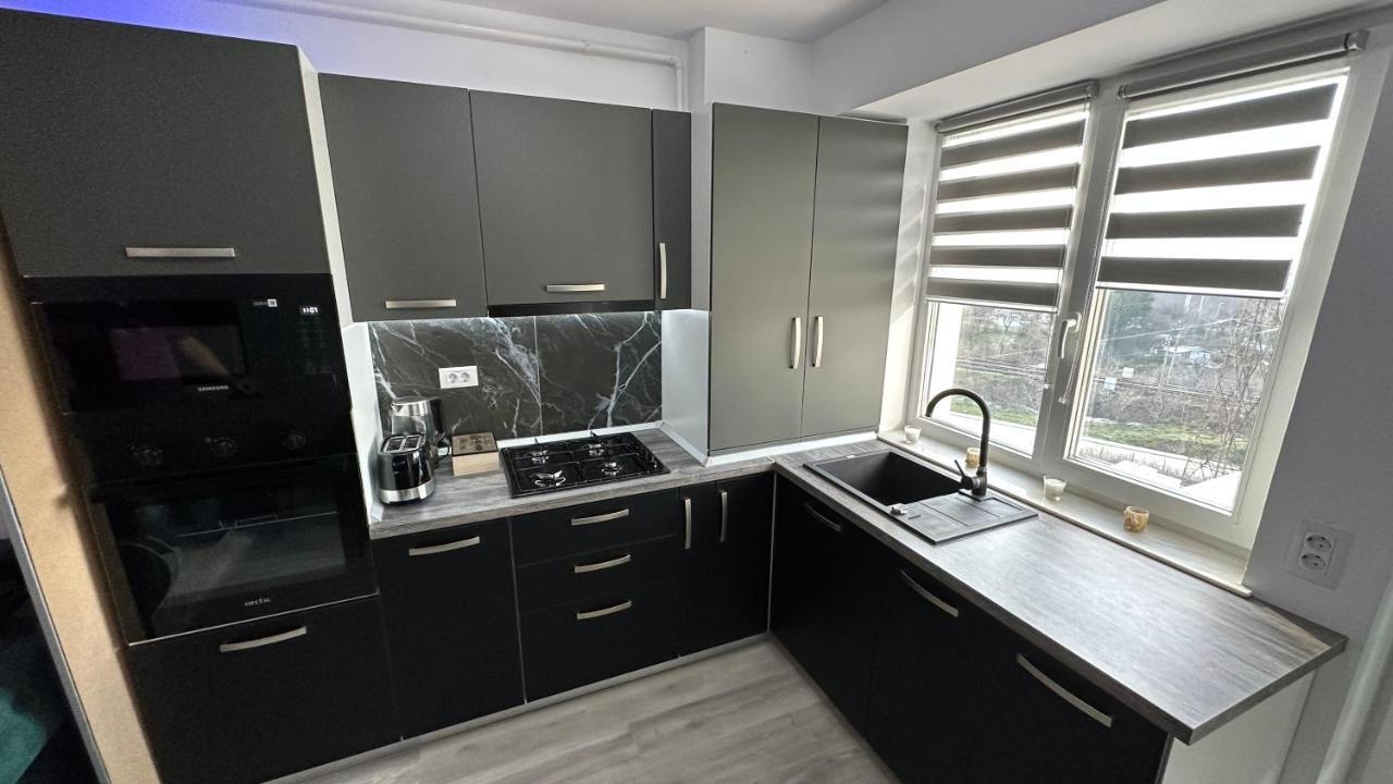 Apartament Lux Bacovia 2 Apartment Bacau Ngoại thất bức ảnh