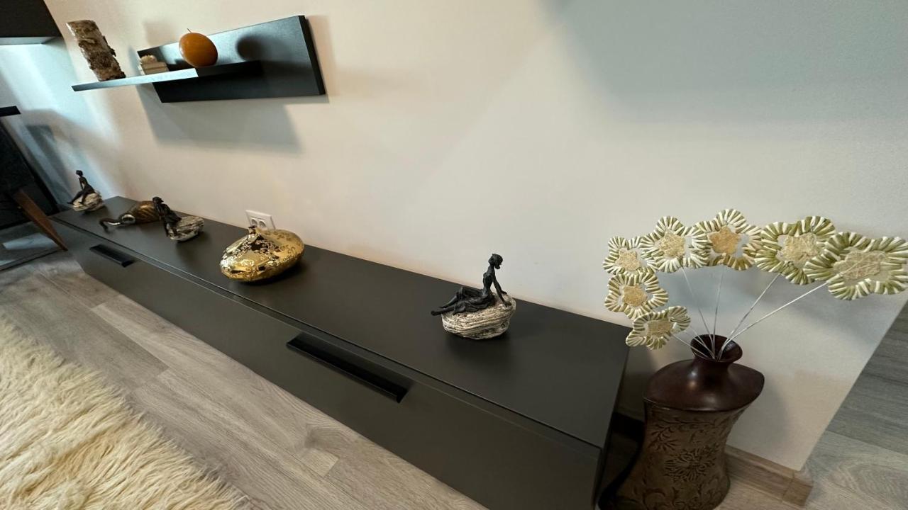 Apartament Lux Bacovia 2 Apartment Bacau Ngoại thất bức ảnh